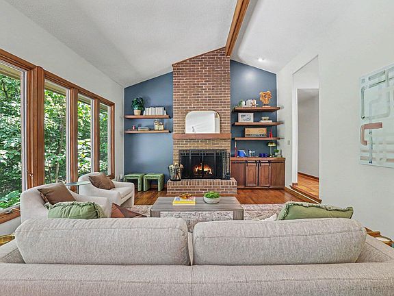 5th image of 625 Kensington Dr
