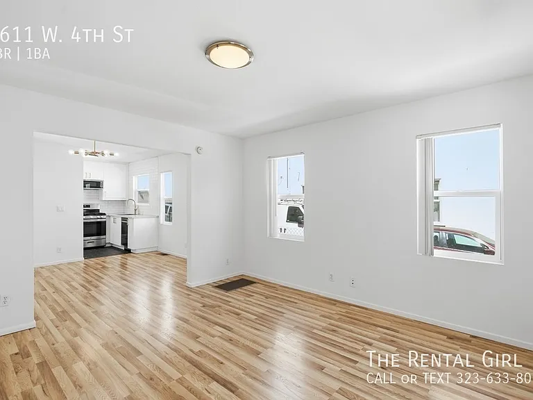 3611 W 4th St — Photo 2