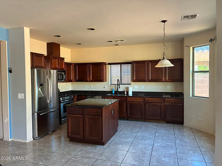 3340 S Sunland Dr — Photo 5