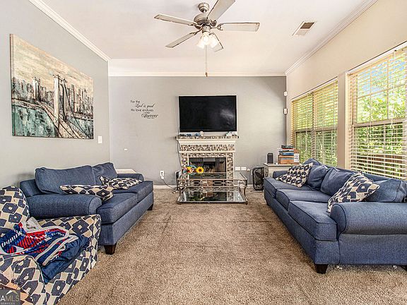 2nd image of 474 Boxelder Rd