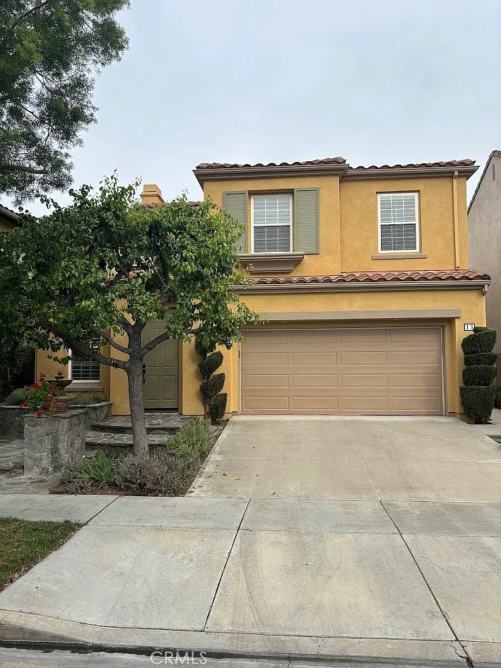 4 bed, 2.5 bath, 2116 sqft, $5,480 — Photo 1