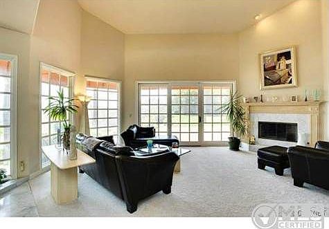 3rd image of 31 Silver Spur Ln