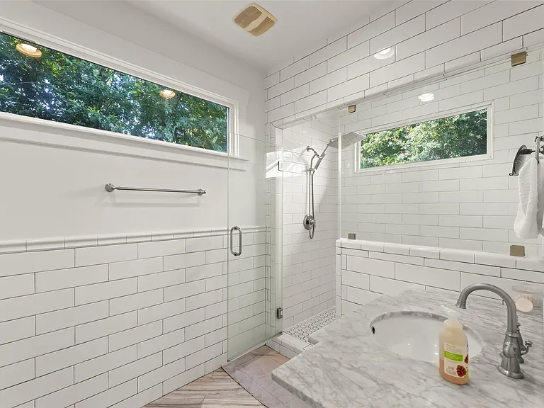 817 Gale St — Photo 27