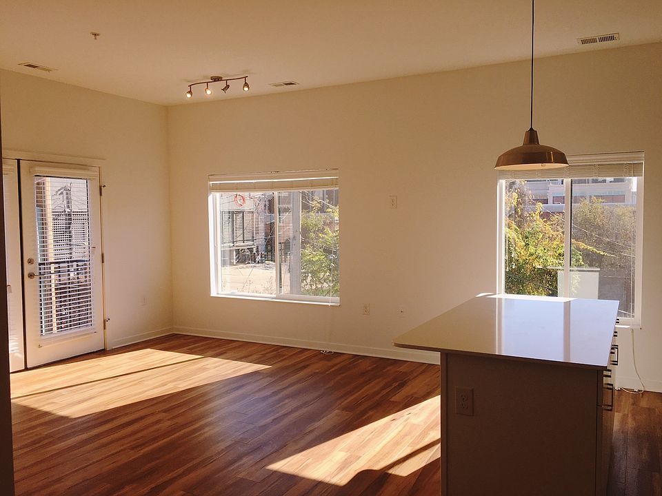 1st image of 144 S 39th St #401