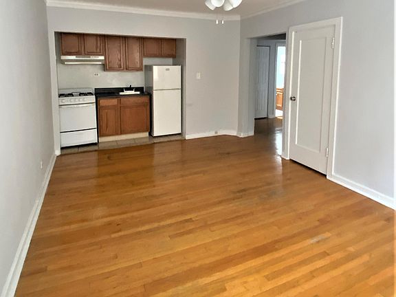 2nd image of 3150.5 W Wilson Ave #2S