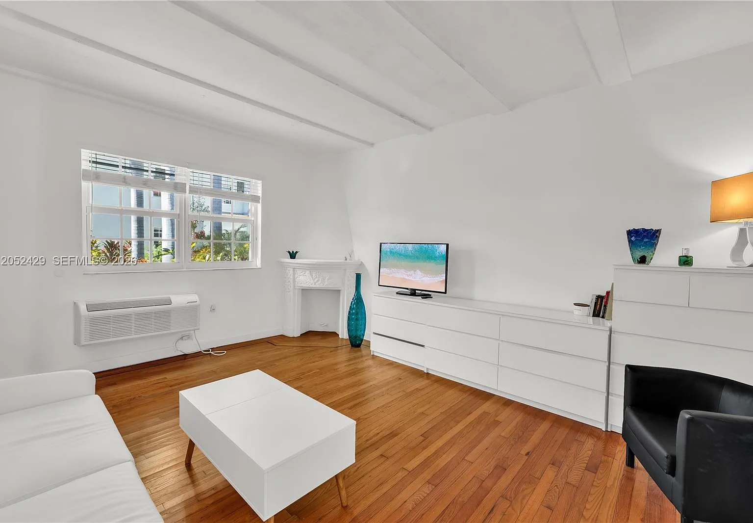 Beachgardens Condo — Photo 2