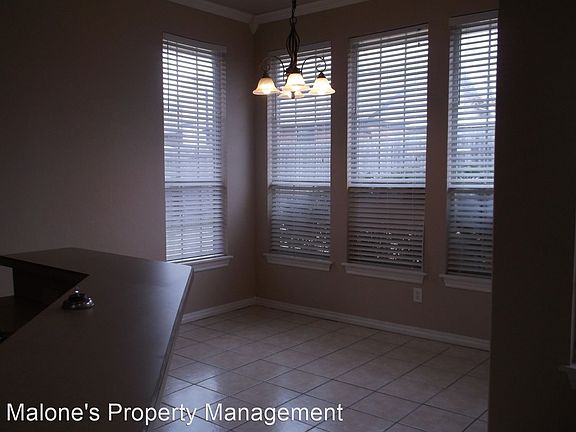 4th image of 2504 Thomas Dr