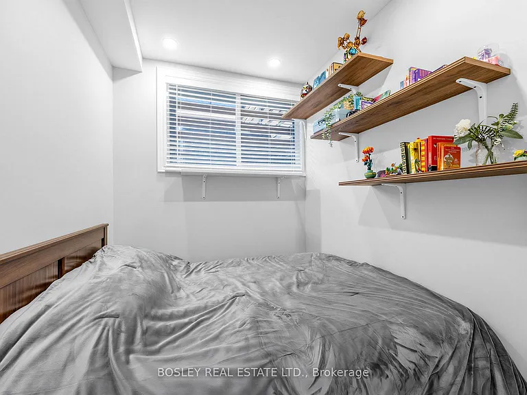 623 Dupont St #LOWER LEVEL — Photo 19