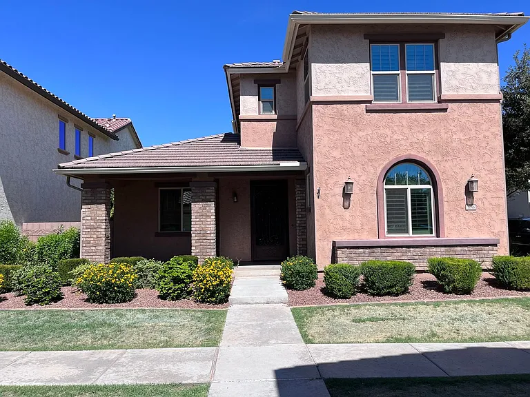 1046 S Annie Ln — Photo 1