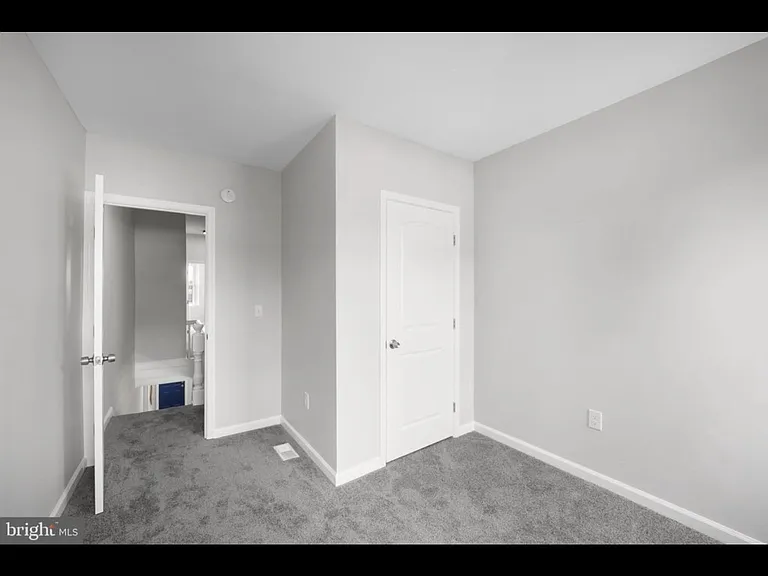 2402 Presbury St — Photo 8