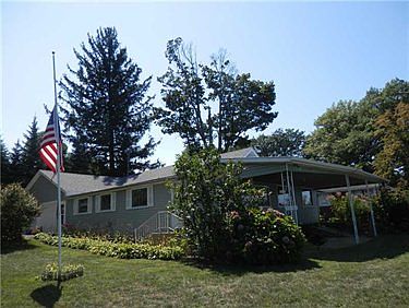 1st image of 110 Chestnut Dr