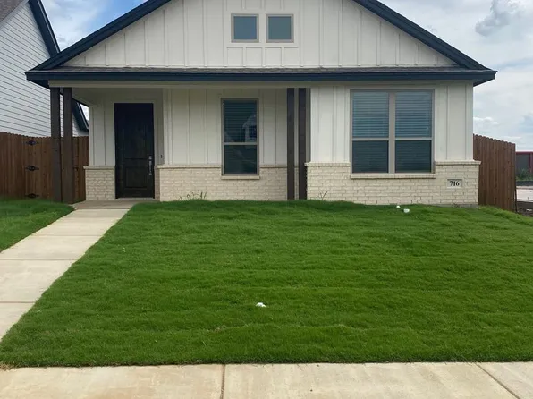 716 The Cottages Dr, Godley, TX 76044