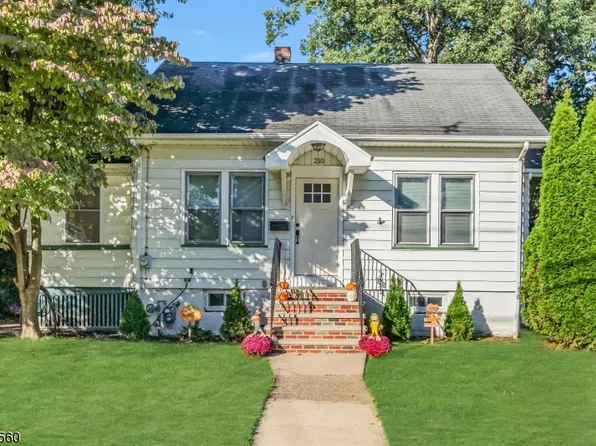 210 9Th Ave, Hawthorne Boro, NJ 07506