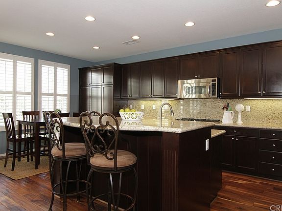 Kitchen with center island