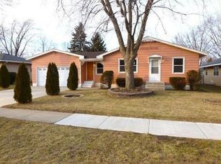 1200 Reckinger Rd, Aurora, IL 60505