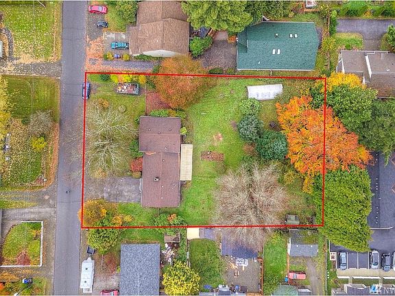 4th image of 1322 Willow St SE