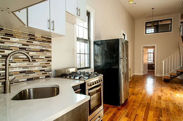 Rented by Nooklyn NYC LLC | media 80