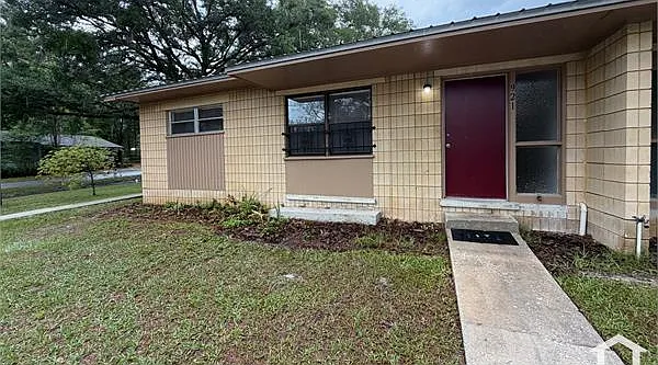 921 NW 40th Ave — Photo 2