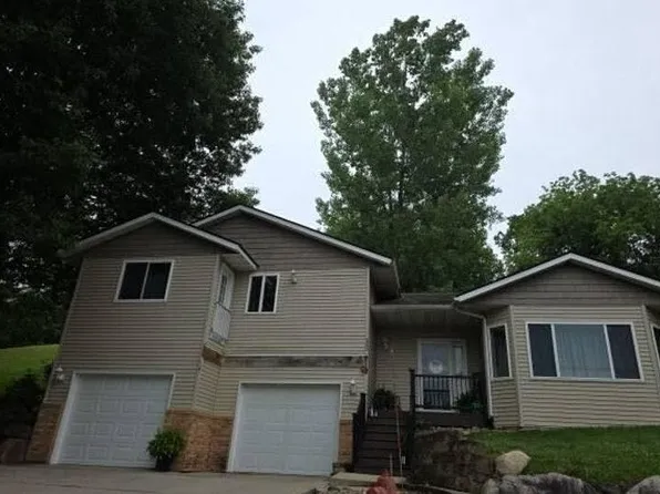 330 Jenny Ln, Owatonna, MN 55060