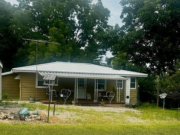 4th image of 140 Cox Road