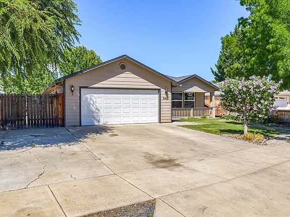 3rd image of 880 Archer Dr