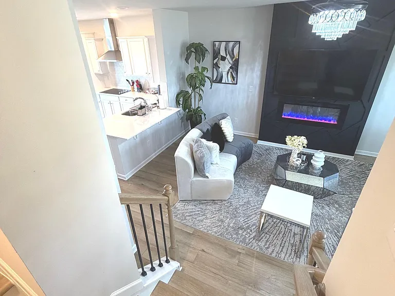 205 Wallace St — Photo 12