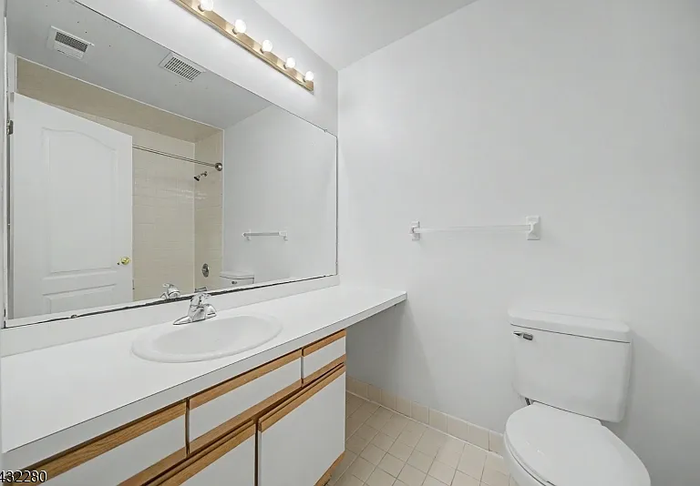 415 Union St — Photo 34