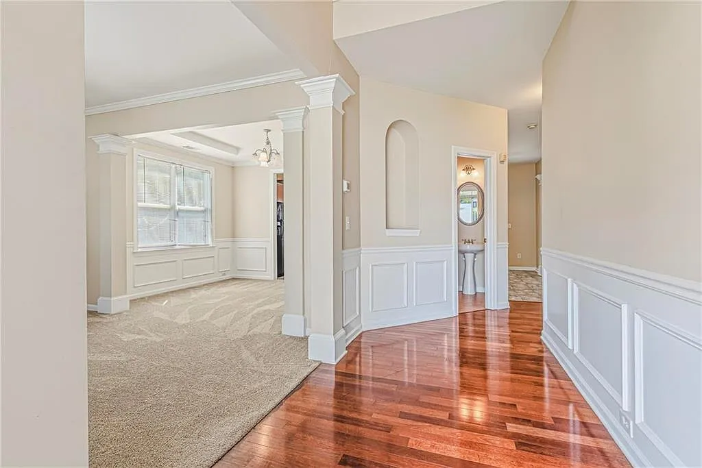 4 bed, 2.5 bath, $2,400 — Photo 4