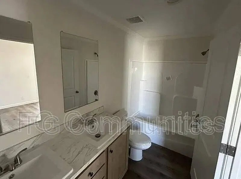 3 bed, 2.0 bath, $1,275 — Photo 3