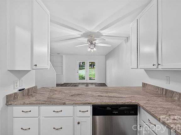 4th image of 132 Colony Dr