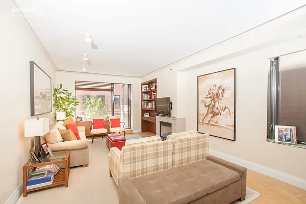Sold by Sotheby's International Realty | media 2