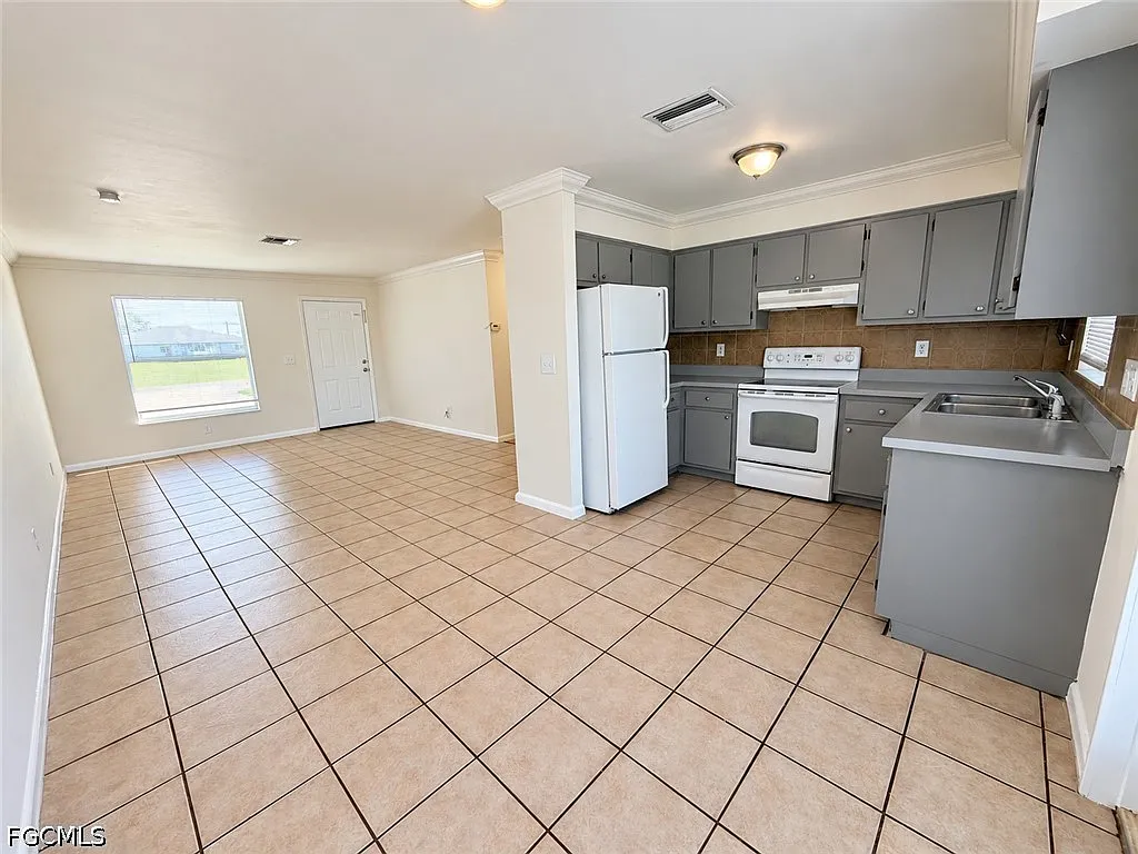 2 bed, 1.0 bath, 870 sqft, $1,349 — Photo 4