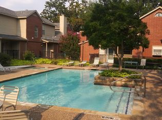 1413 Meadowood Village Dr, Fort Worth, TX 76120