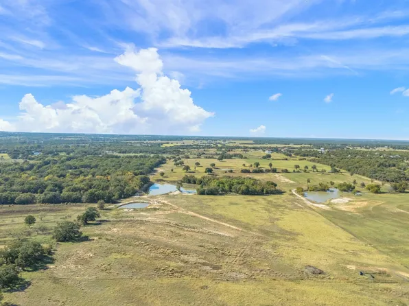1120 Clover Dr, Poolville, TX 76487