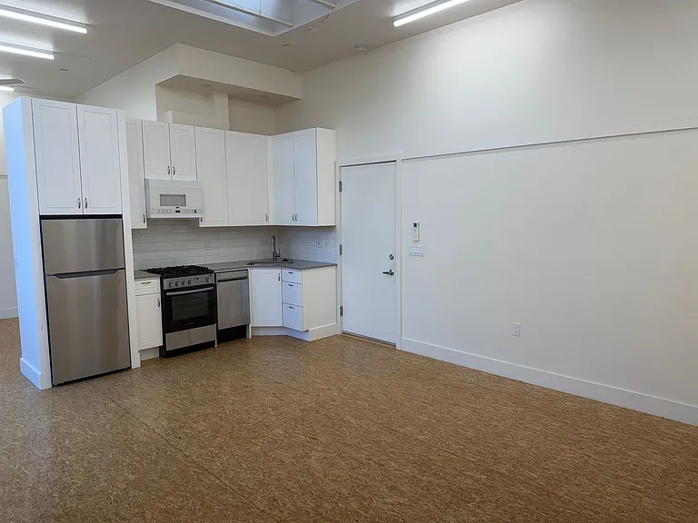 929 Grace Ave #E — Photo 21