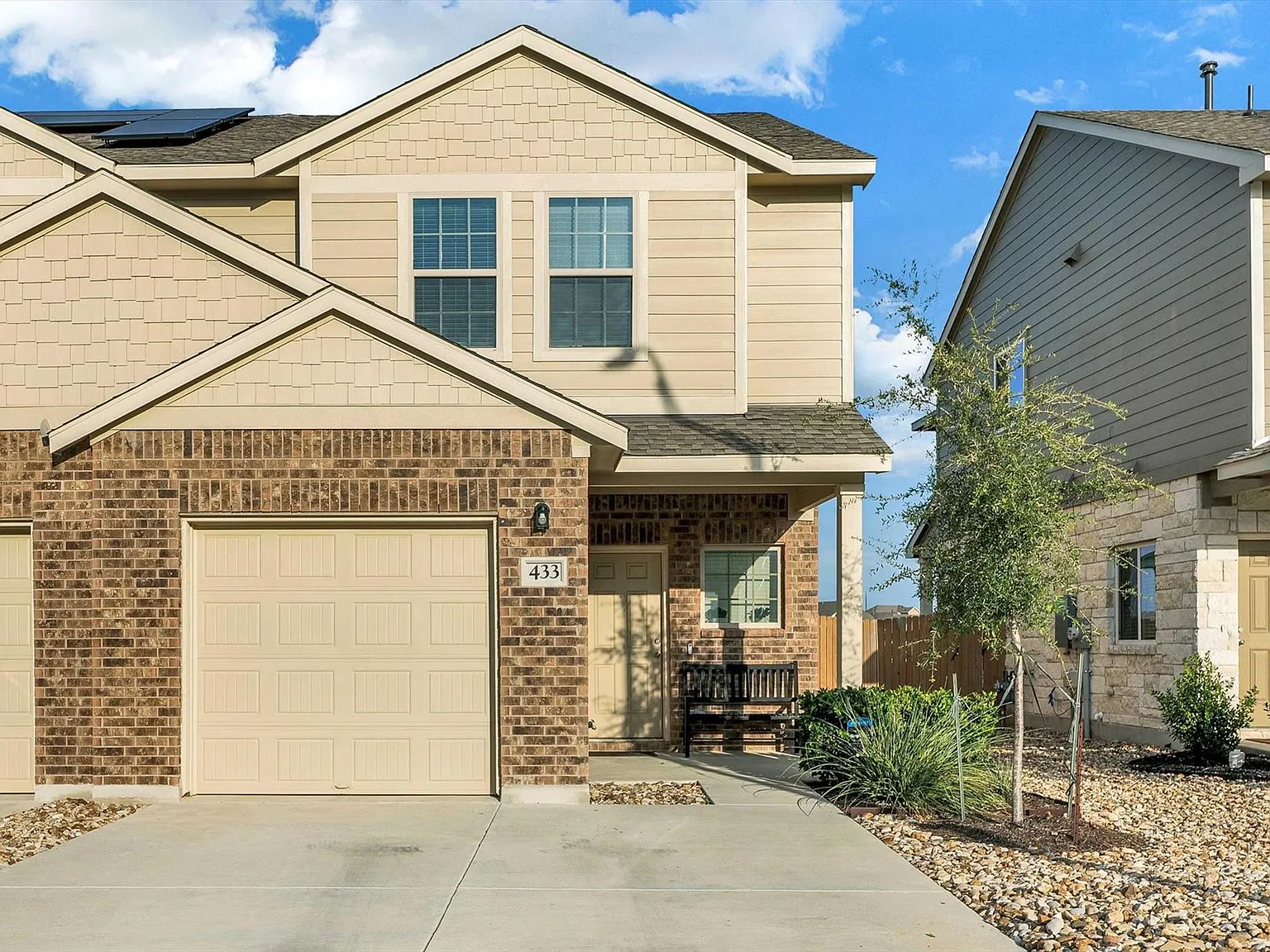 3 bed, 2.5 bath, 1406 sqft, $1,850 — Photo 2