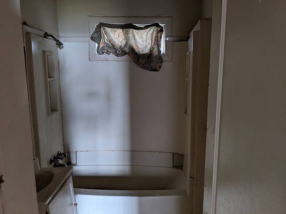 5th image of 133-35 Richardson Ave
