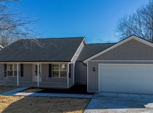 1900 Debby Dr, Paducah, KY 42003