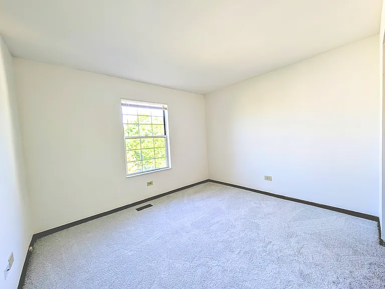 1751 Sleepy Hollow Ct #7 — Photo 13