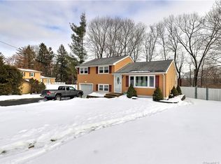 11 Morris Rd, East Haven, CT 06513