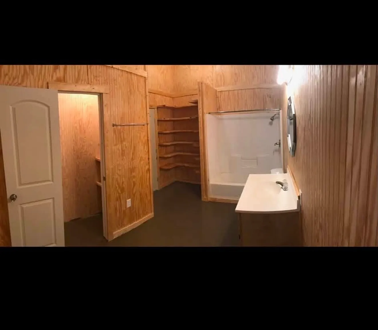 1 bed, 1000 sqft, $1,300 — Photo 3