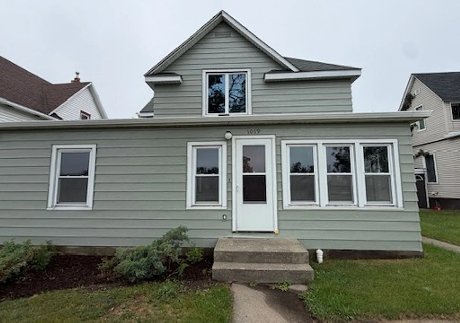 1019 Bemidji Ave N — Photo 1