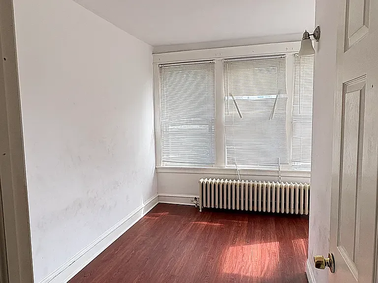 3356 Saint Vincent St #1F — Photo 3