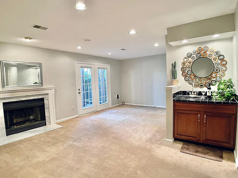 3903 Clares Ct — Photo 11
