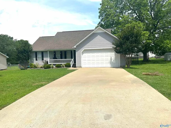 38 Land Cir, Albertville, AL 35950