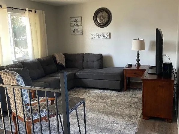 1213 1st Ave, Sturgis, SD 57785