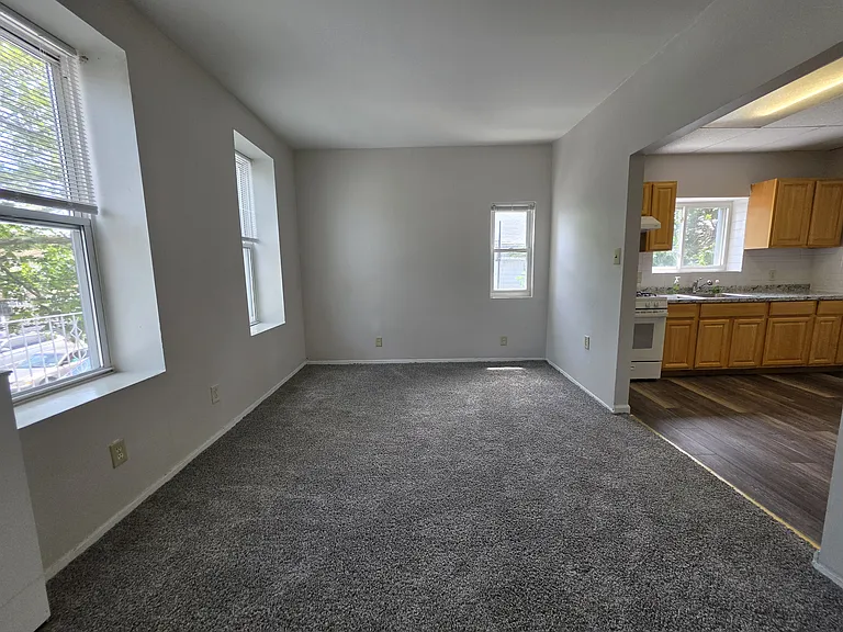 1366 E 58th St #3 — Photo 19