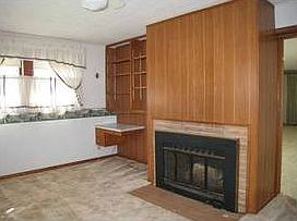 3rd image of 421 2nd Ave NE