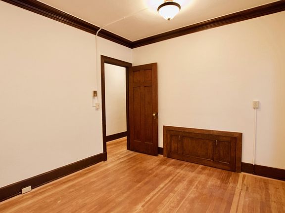 3rd image of 419 Queen Anne Ave N APT 303
