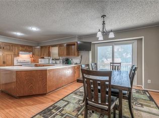 12843 S Navaho Dr, Olathe, KS 66062